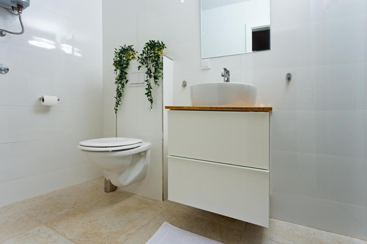 Apartment And Studios Happy Place Χβαρ Εξωτερικό φωτογραφία