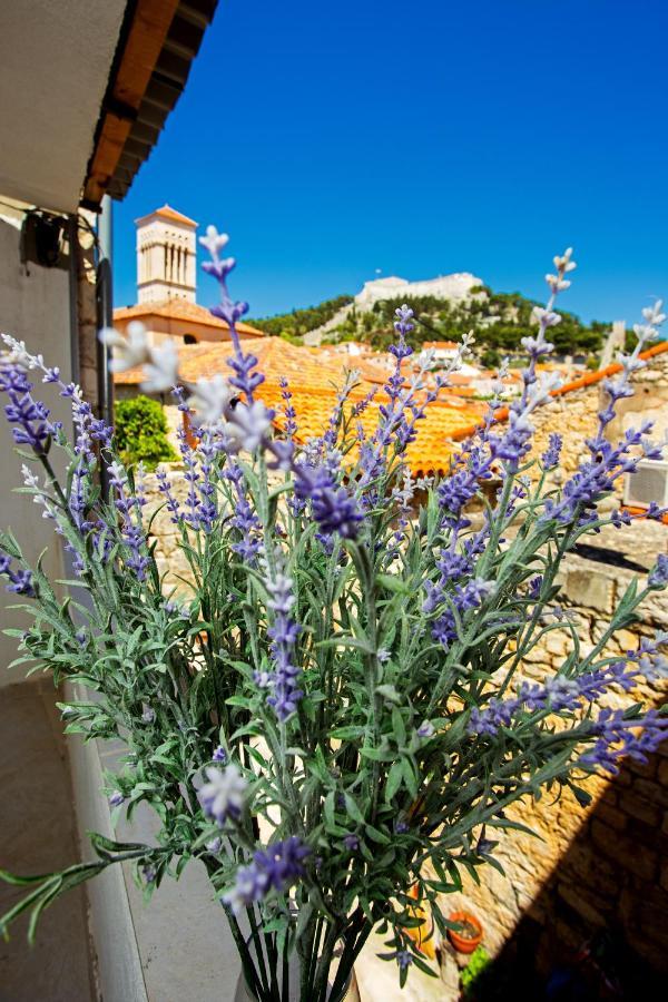 Apartment And Studios Happy Place Χβαρ Εξωτερικό φωτογραφία