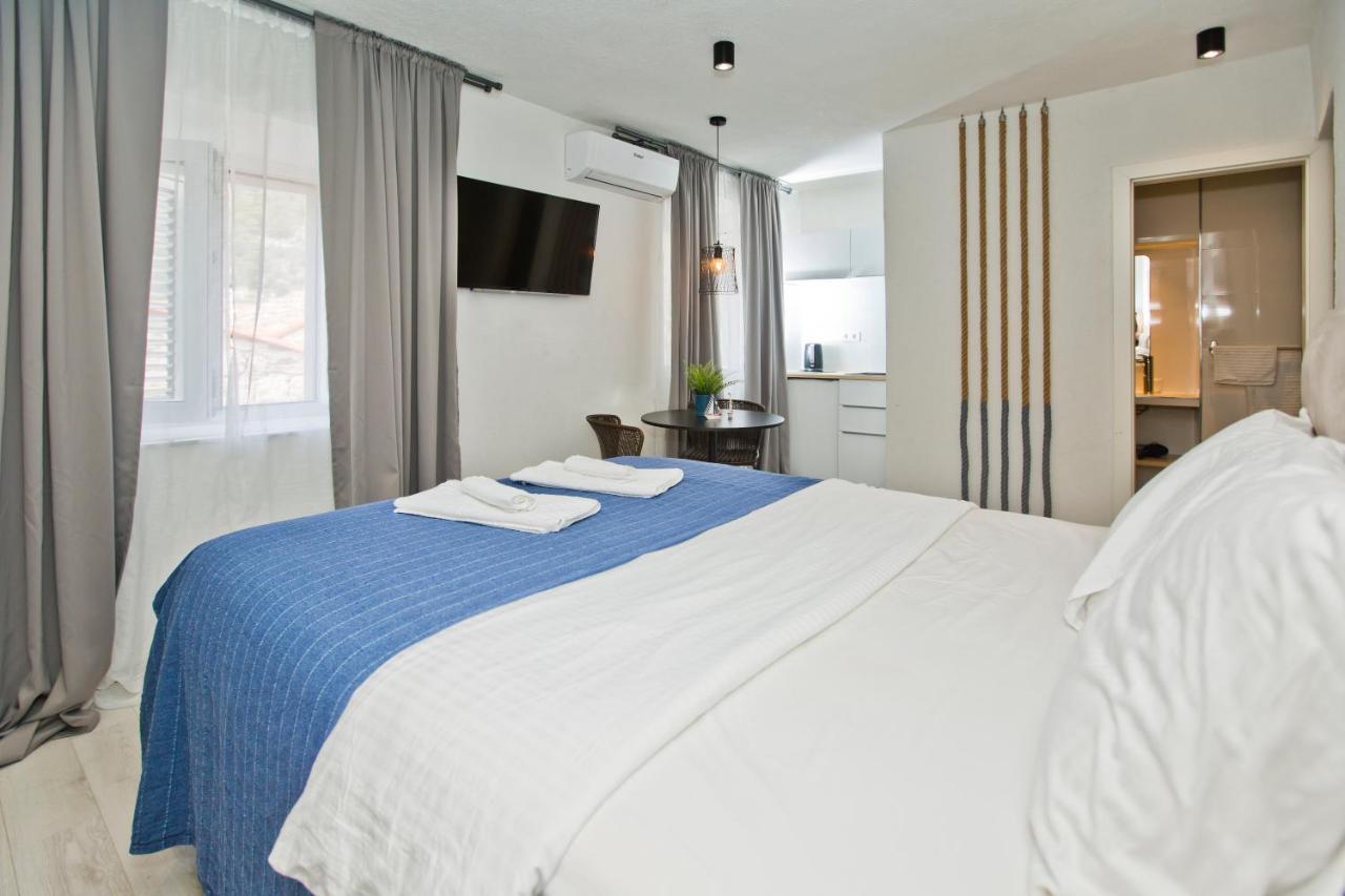 Apartment And Studios Happy Place Χβαρ Εξωτερικό φωτογραφία